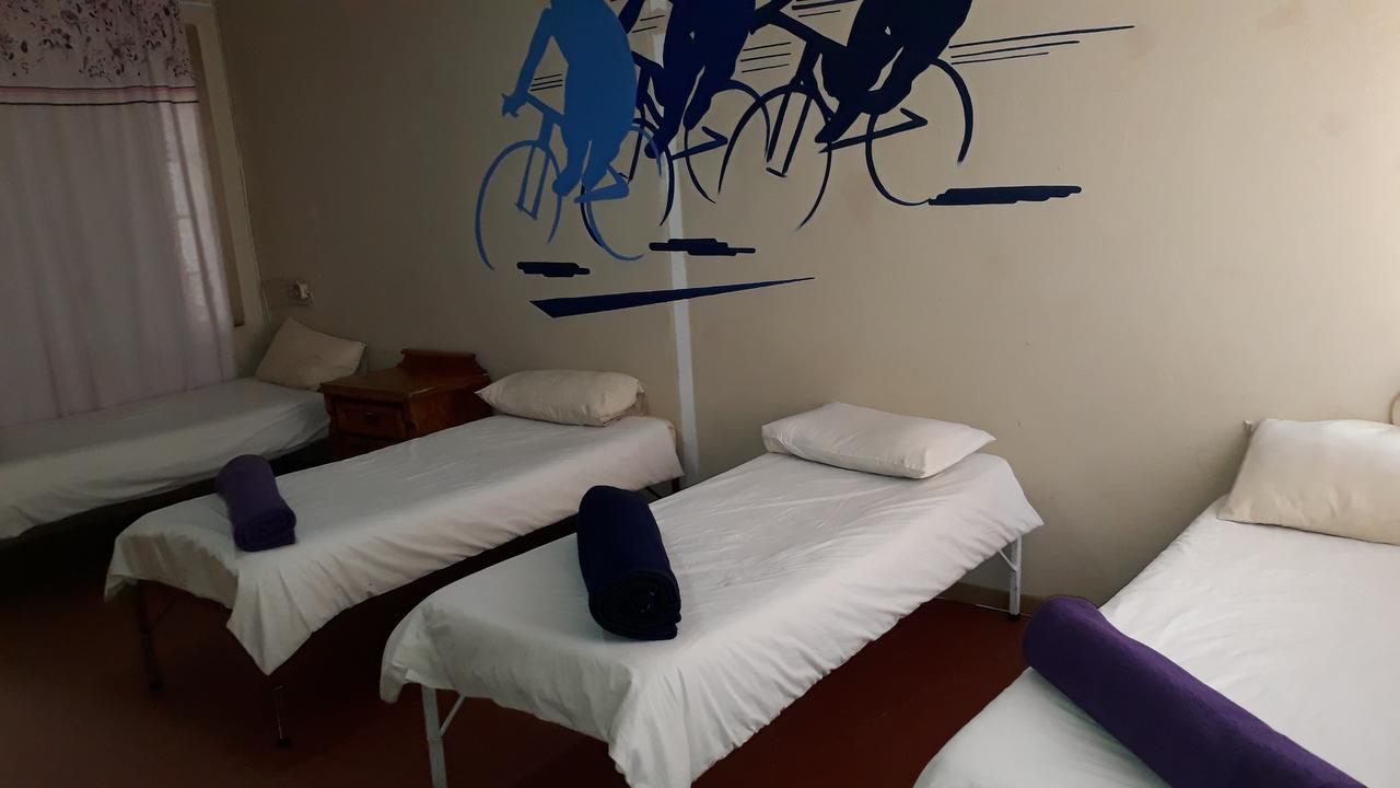 Paljas Backpackers Hotel พ็อตเชฟสตรูม ภายนอก รูปภาพ