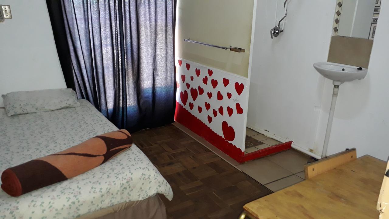 Paljas Backpackers Hotel พ็อตเชฟสตรูม ภายนอก รูปภาพ