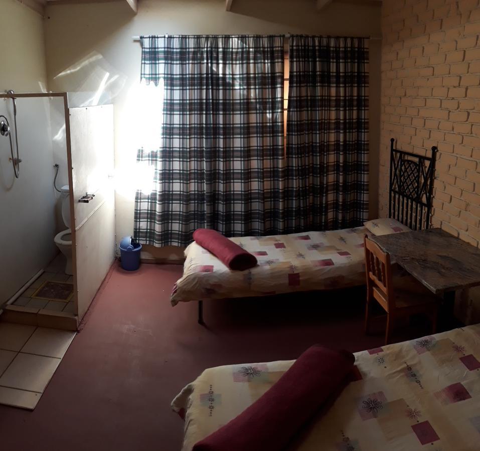 Paljas Backpackers Hotel พ็อตเชฟสตรูม ภายนอก รูปภาพ